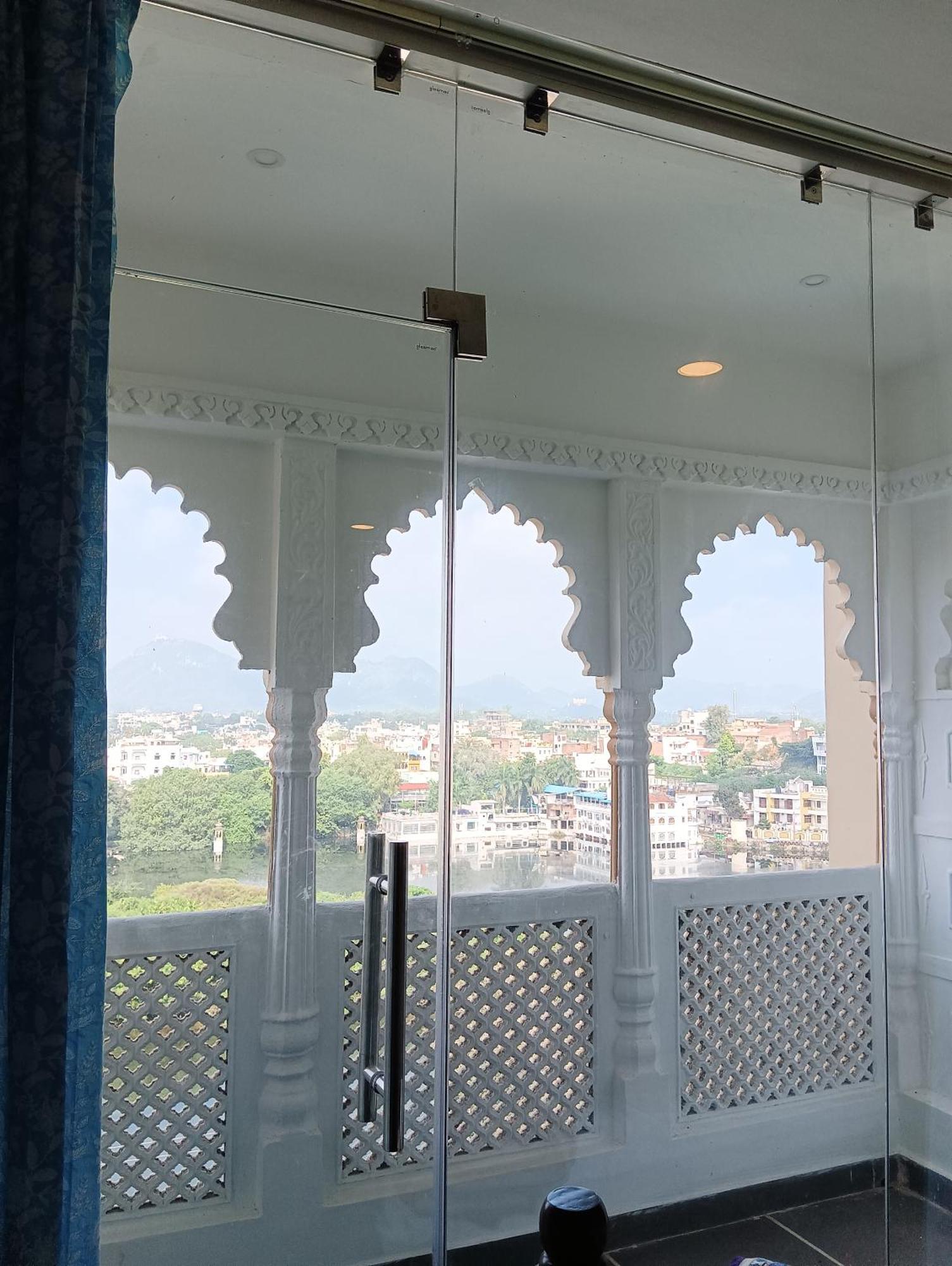 Hotel Mewari Villa Udaipur Bagian luar foto