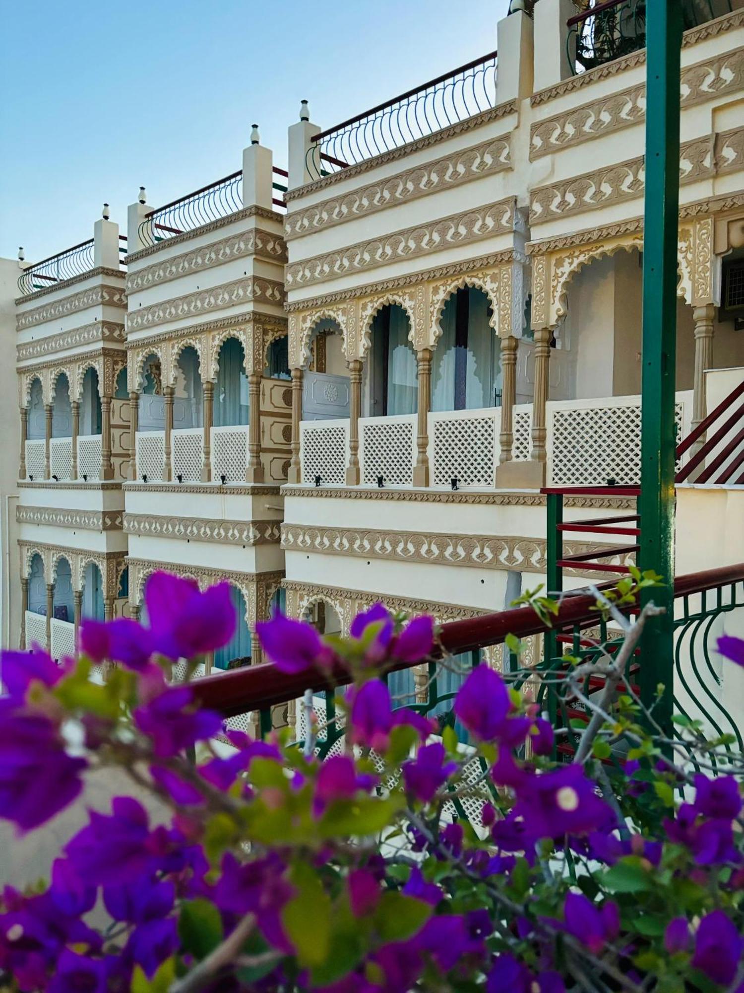 Hotel Mewari Villa Udaipur Bagian luar foto